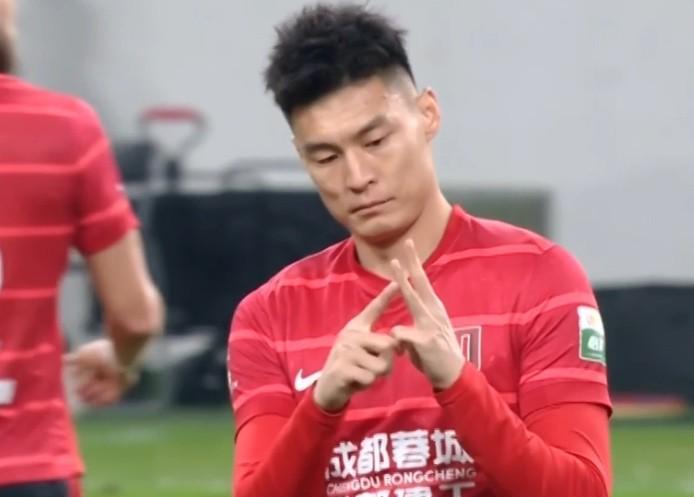 世界杯官方平台指南-媒体人：在李扬未能加盟后，上海海港将目标锁定韩鹏飞